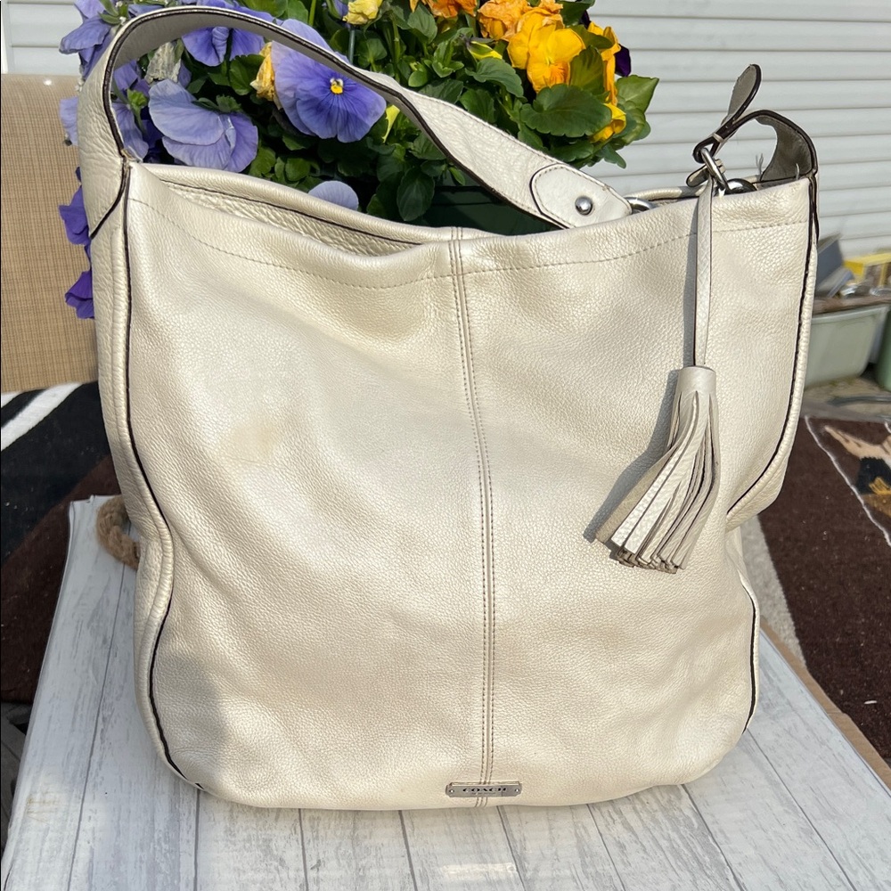 Coach | Avery Hobo Shoulder Bag
